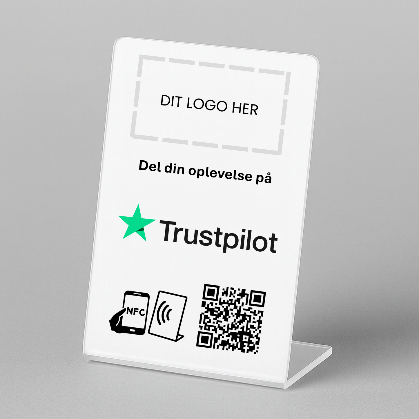 Bordstander til Trustpilot med NFC og QR kode – fås med eget logo for et professionelt og personligt udtryk.