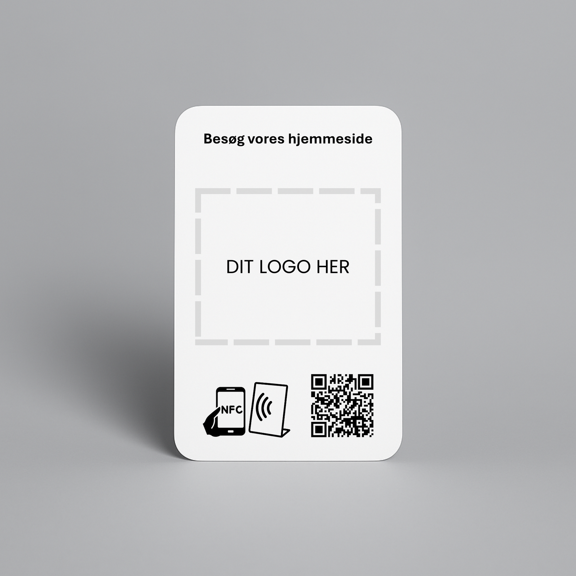 Kort til Besøg hjemmeside med NFC og QR kode – kan tilpasses med dit eget logo for en mere professionel præsentation.