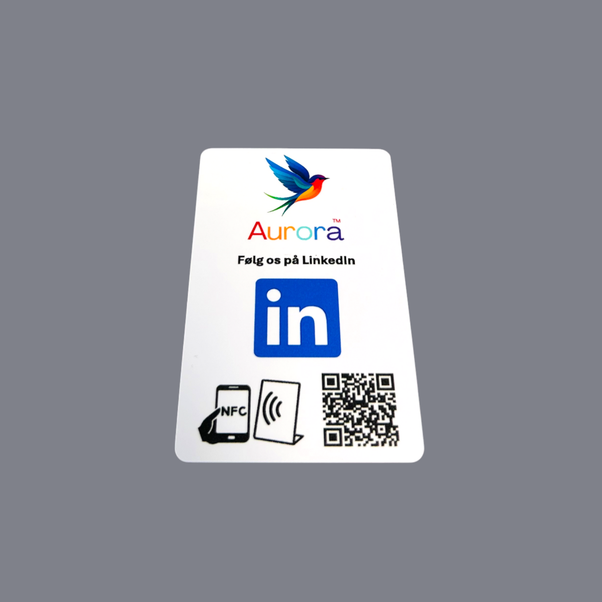 NFC kort med eget logo NFC og QR kode til at få flere følgere på LinkedIn
