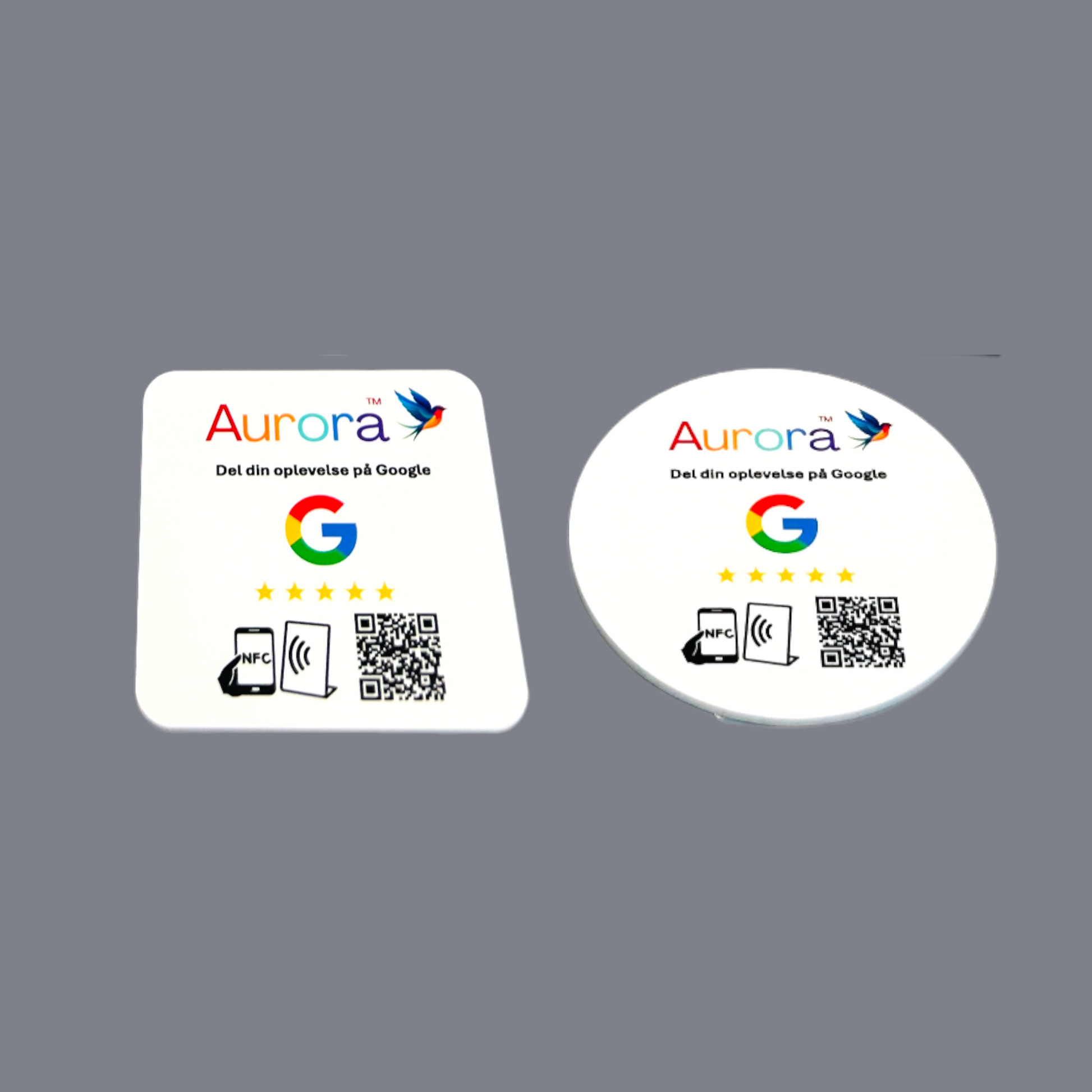 Selvklæbende pads med dit eget logo samt QR kode og NFC til indsamling af google anmeldelser