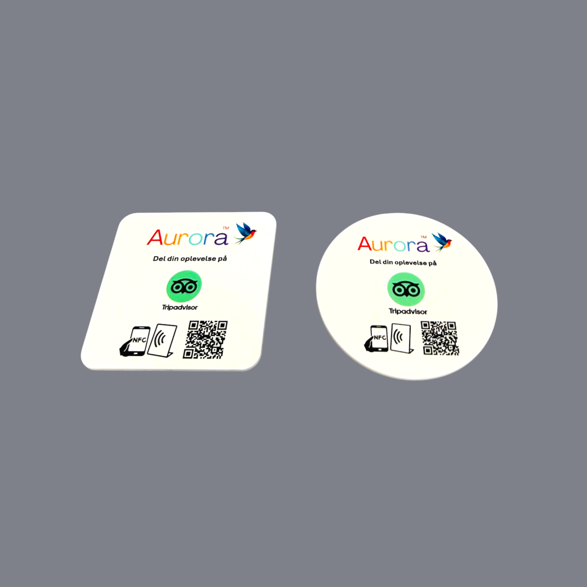 Selvklæbende klistermærke med NFC og QR kode til indsamling af anmeldelser på Tripadvisor