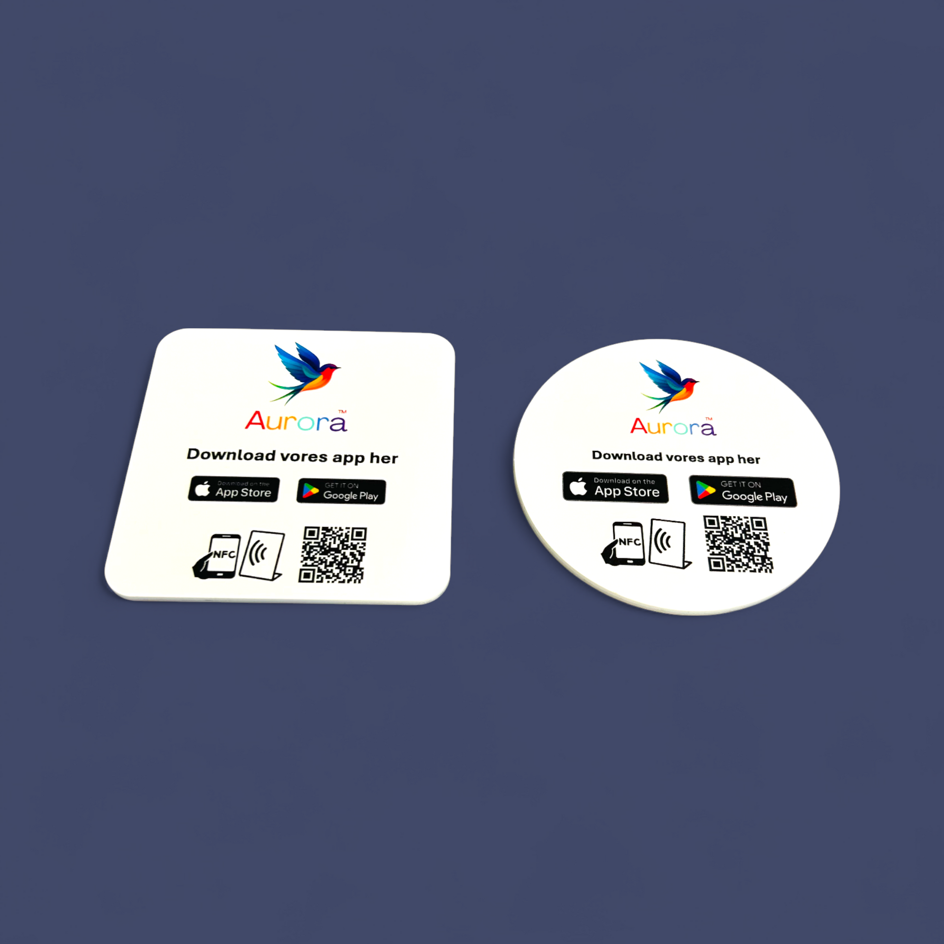 Selvklæbende pad med NFC og QR kode og eget logo til kunders app downloads