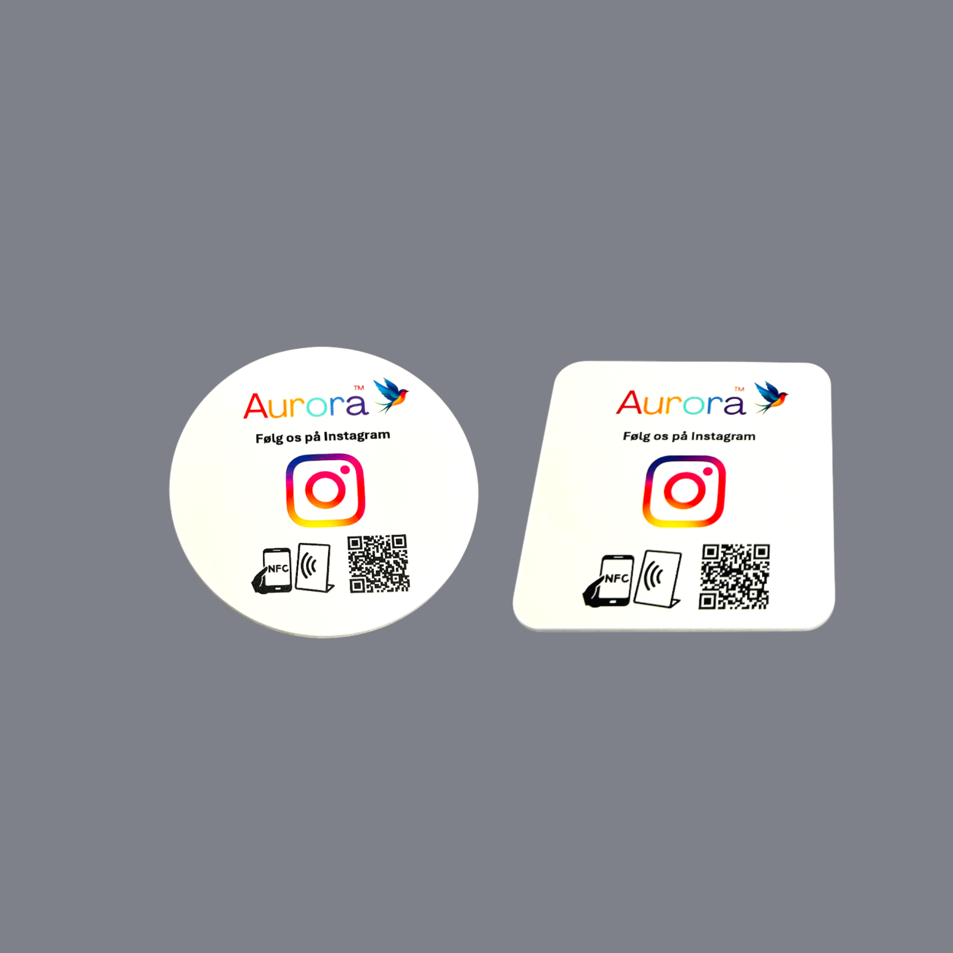 Selvklæbende pad med NFC og QR kode til at få flere følgere på Instagram