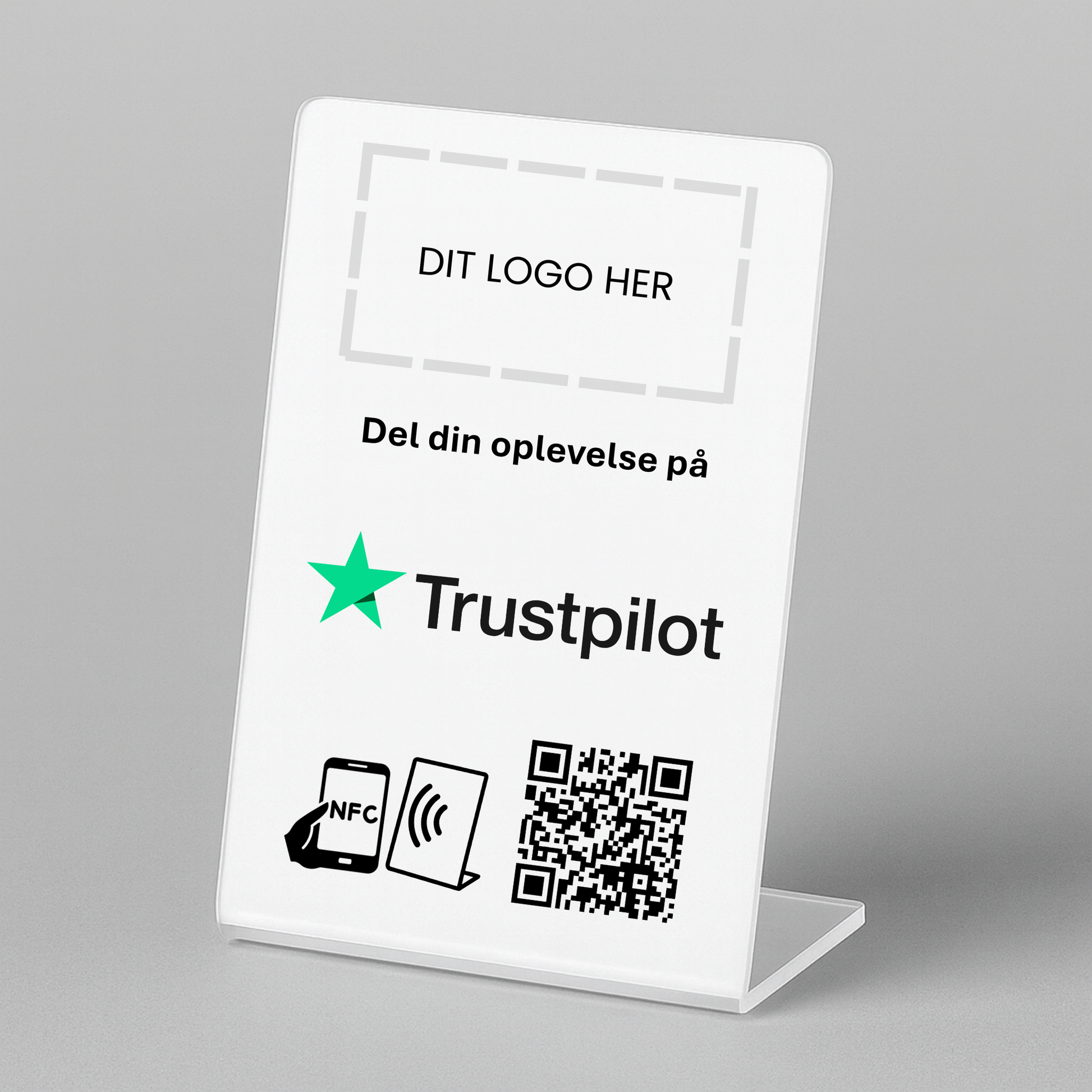 Bordstander til Trustpilot med NFC og QR kode – fås med eget logo for et professionelt og personligt udtryk.