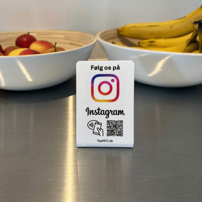 Følg os på Instagram bordstander - TapNFC ApS