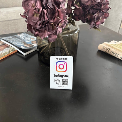 Følg os på Instagram bordstander - TapNFC ApS