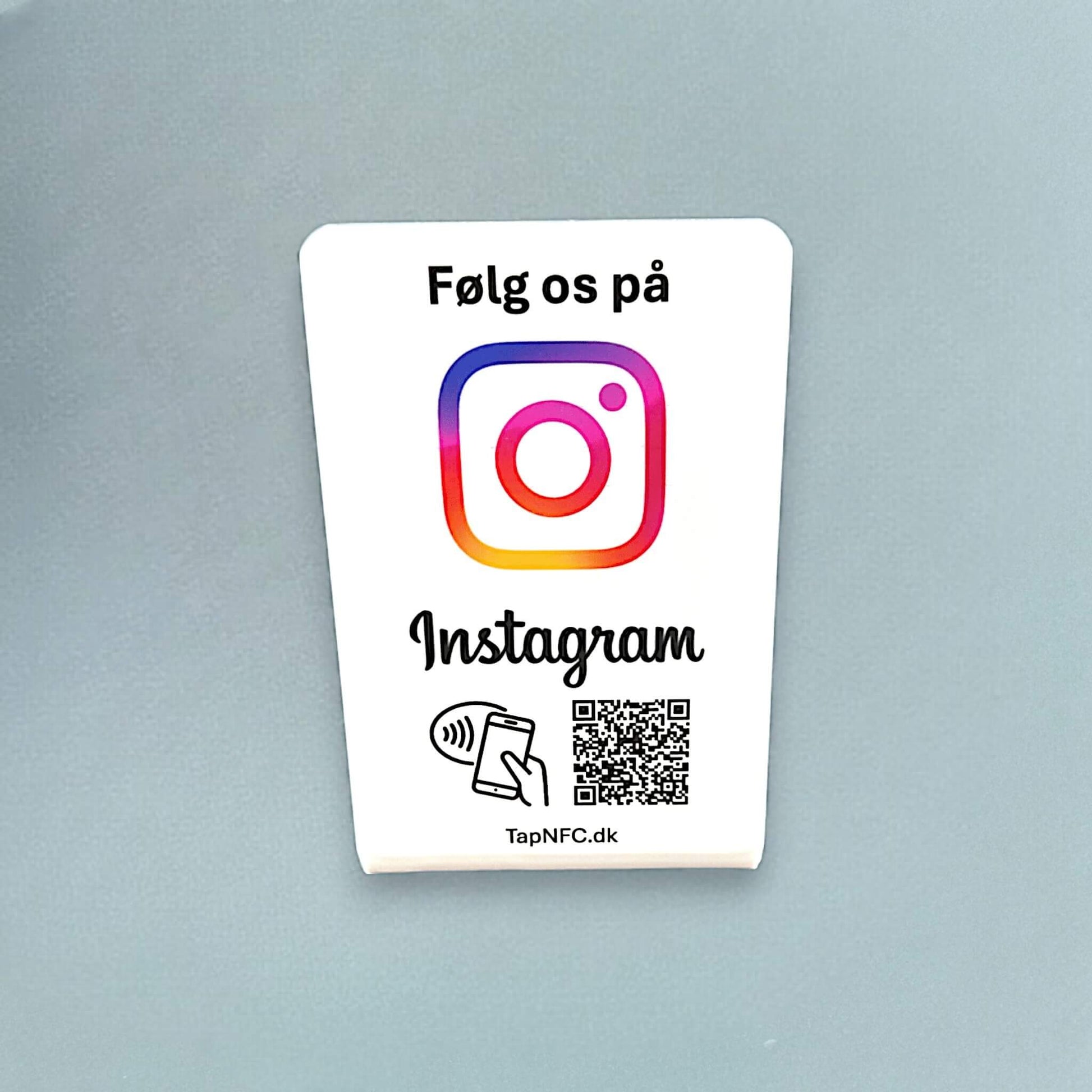 Følg os på Instagram bordstander - TapNFC ApS