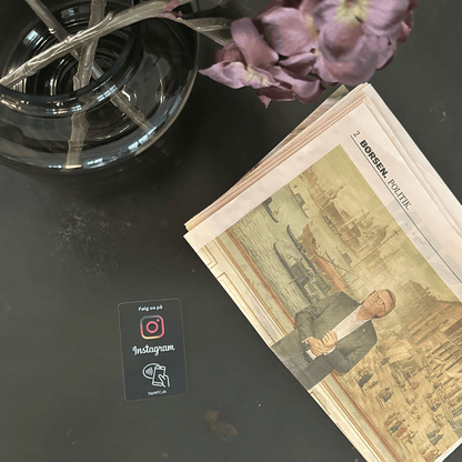 Følg os på Instagram kort sort med NFC og QR kode - TapNFC ApS