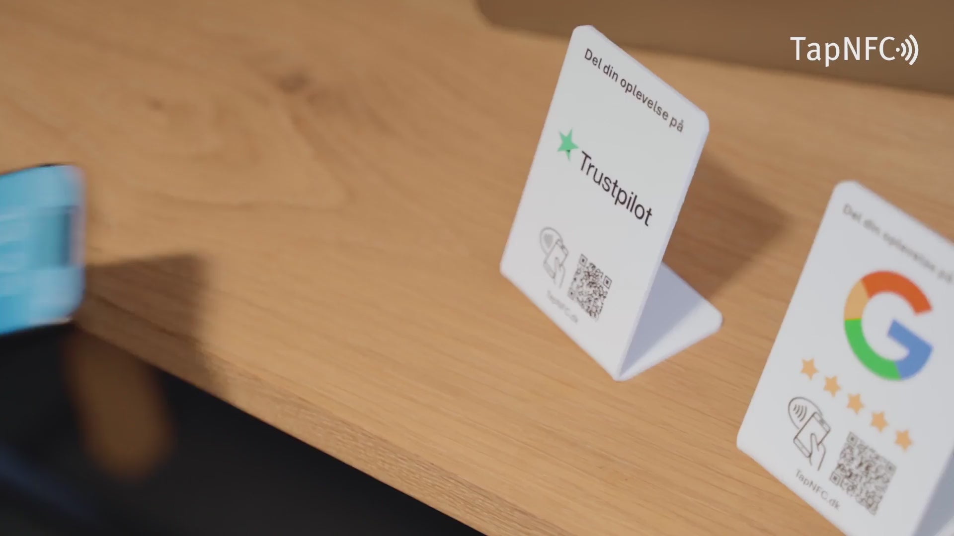 Indlæs video: Anmeldelses produkter med NFC og QR kode til Trustpilot- og Google anmeldelser